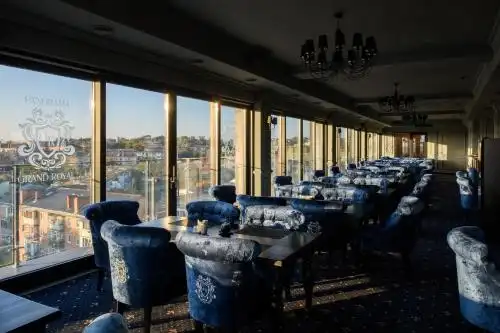 Grand Royal - 12