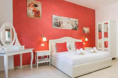 Luxury Boutique - 27