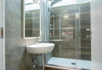 Luxury Boutique - 23