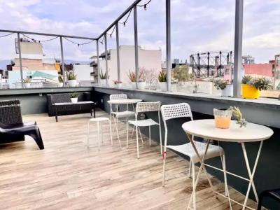 Iconic Athens Hostel - 12