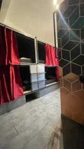 Iconic Athens Hostel - 4