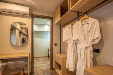 Philia Boutique - 79