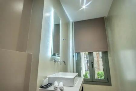 Philia Boutique - 34