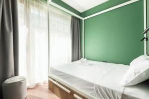 Zeus is Loose Hostel