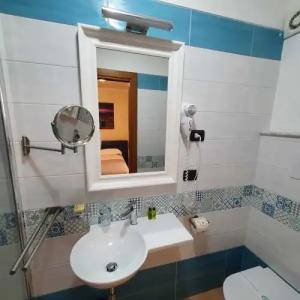 Vittoria Guest House - 84