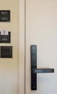 Eloque Simple Living Space - 36