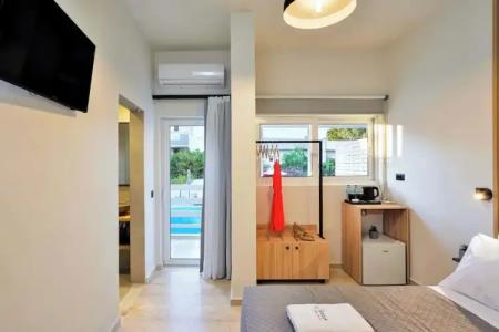 Eloque Simple Living Space - 35