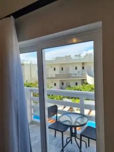 Eloque Simple Living Space - 6