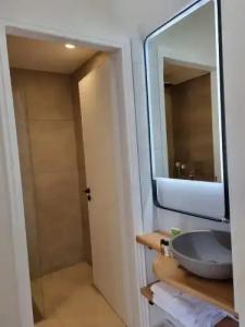 Eloque Simple Living Space - 25