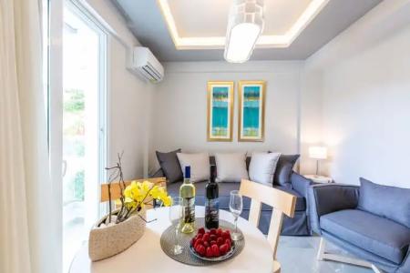 Triple Studio with Mountain View in Akrogiali Luxury Aparthotel - 4