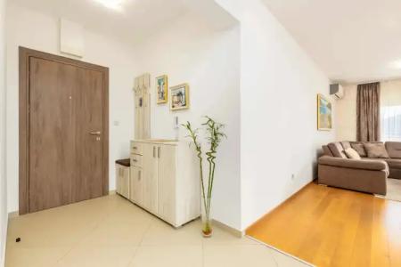 Apart Katunjanin - 57