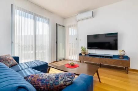 Apart Katunjanin - 72