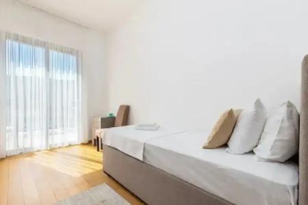 Apart Katunjanin - 100