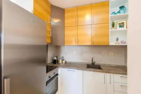 Apart Katunjanin - 76