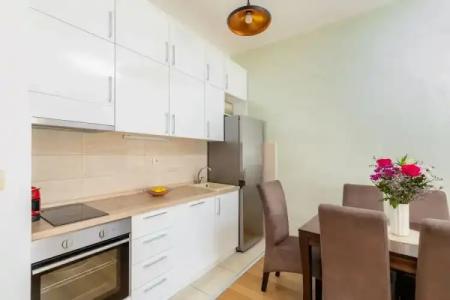 Apart Katunjanin - 103