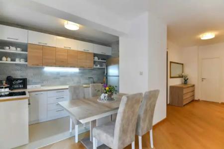 Apart Katunjanin - 95