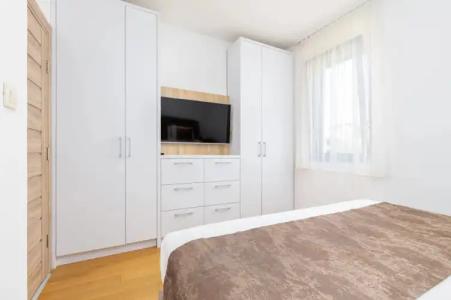 Apart Katunjanin - 53