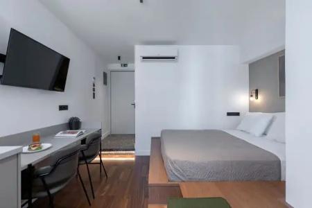 The Athenians Art Apartments - 137