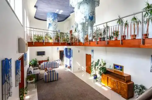 White Residence & Spa - 13