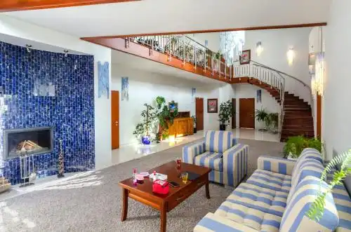 White Residence & Spa - 15