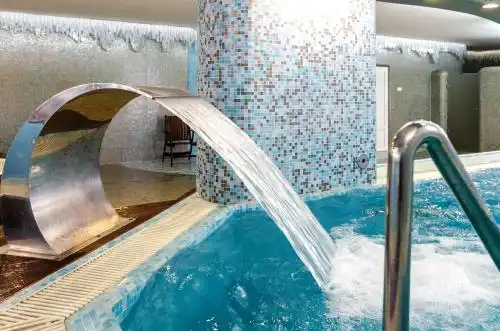 White Residence & Spa - 16