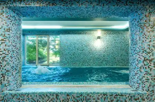 White Residence & Spa - 2