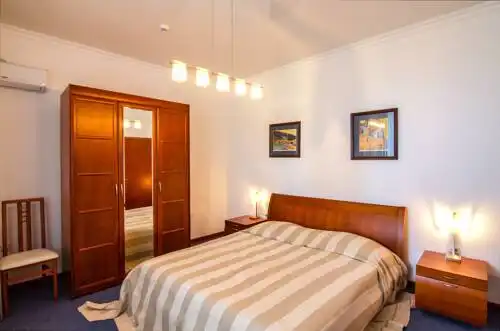 White Residence & Spa - 9
