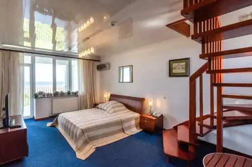 White Residence & Spa - 34