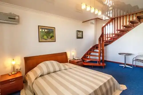 White Residence & Spa - 10