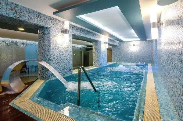 White Residence & Spa - 42