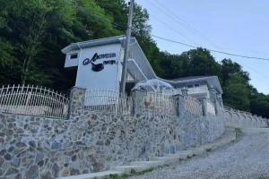Lastivchine gnizdo Mini-hotel, Shaian