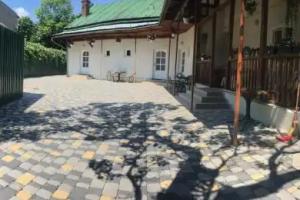 Gelena Gostoviy dvir Guest house, Uzhgorod