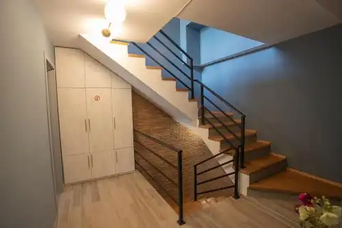 INSIDE - 21