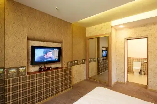 E-95 Motel - 11
