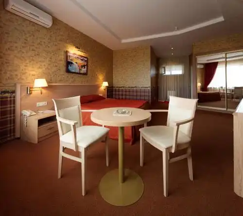 E-95 Motel - 15