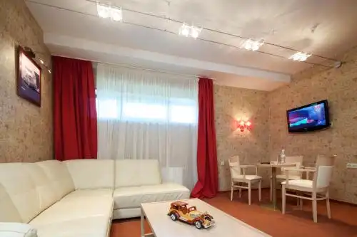 E-95 Motel - 17