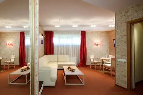 E-95 Motel - 41