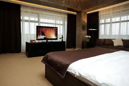 Park Warshawskiy - 37