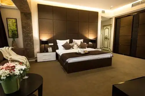 Park Warshawskiy - 36