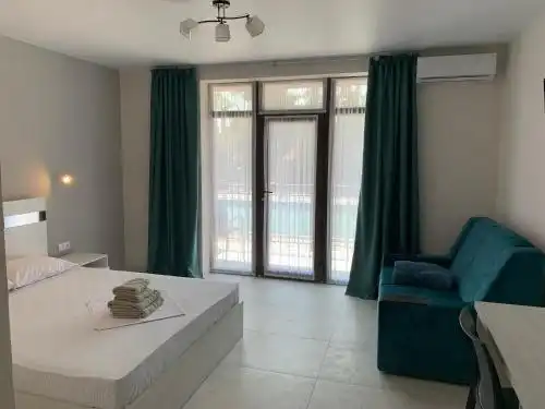 Alcazar Tourist base - 19