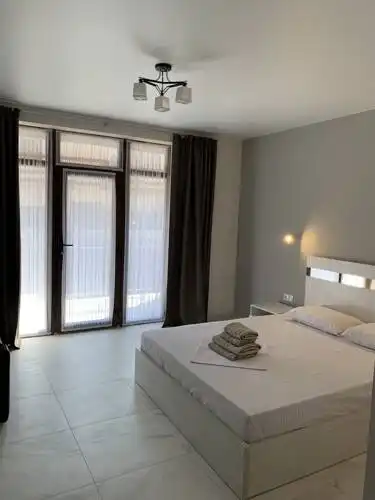 Alcazar Tourist base - 13