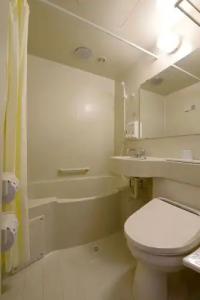 Toyoko Inn Hokkaido Sapporo-Eki Nishi-Guchi Hokudai Mae - 6