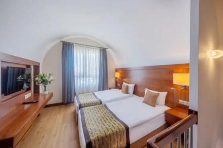 Salamis Park & Casino - 100