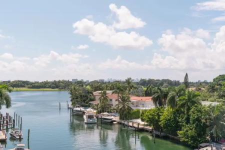 Acqua Bay Luxury Apartments - 56