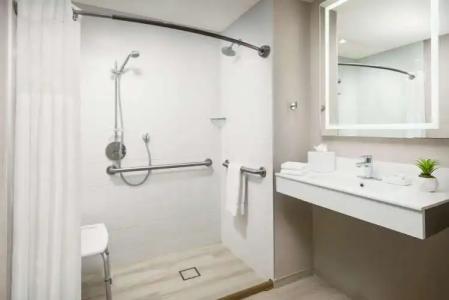 Acqua Bay Luxury Apartments - 9