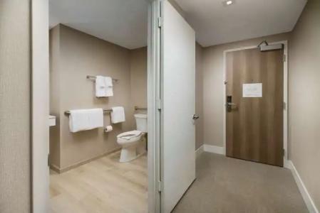 Acqua Bay Luxury Apartments - 8