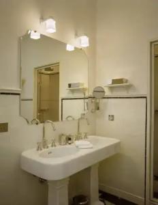 Château Voltaire - 23