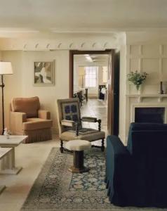 Château Voltaire - 1