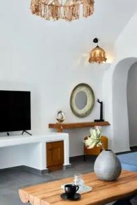 Allure Breeze Suites - 108