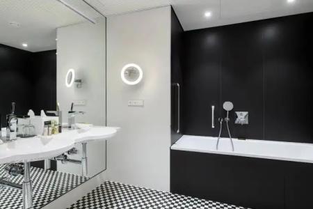 Courtyard Warsaw Airport - 44